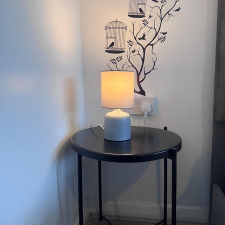 Modern Room In A 4 Bedroom Flat In London, Shared Bathroom! Ngoại thất bức ảnh