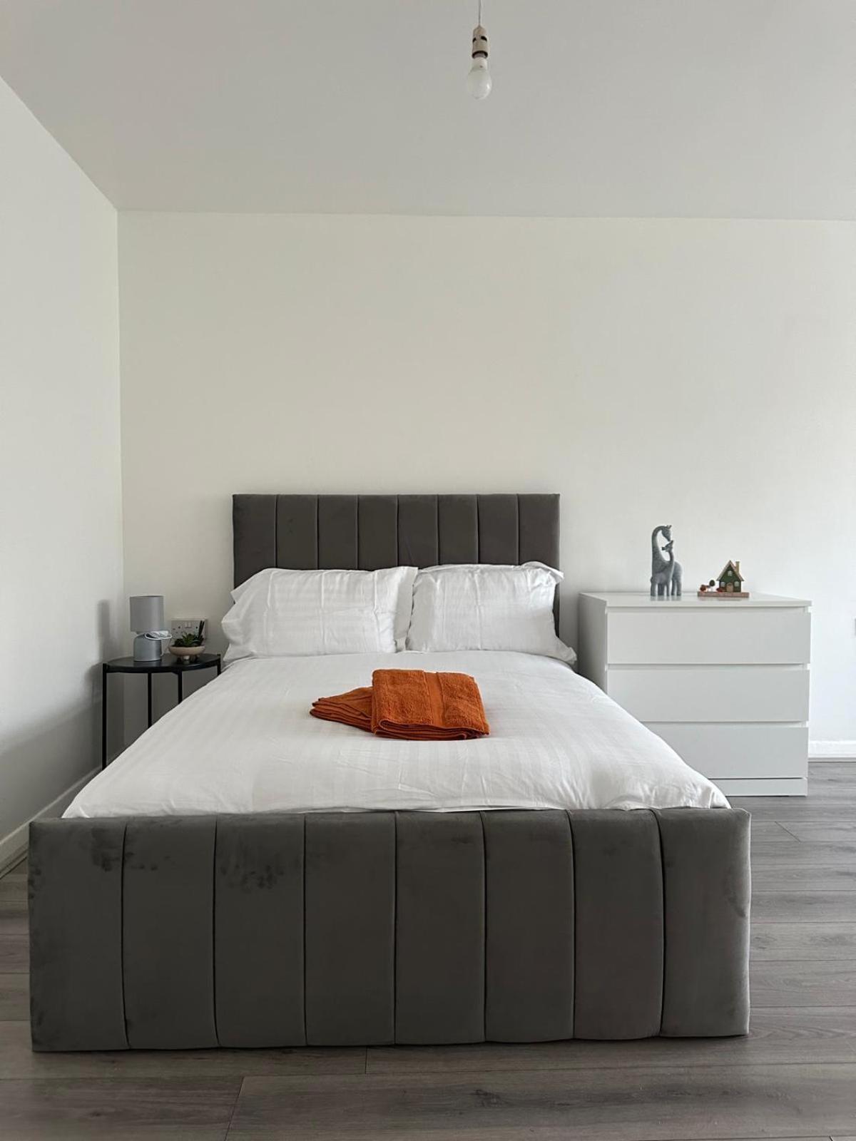Modern Room In A 4 Bedroom Flat In London, Shared Bathroom! Ngoại thất bức ảnh