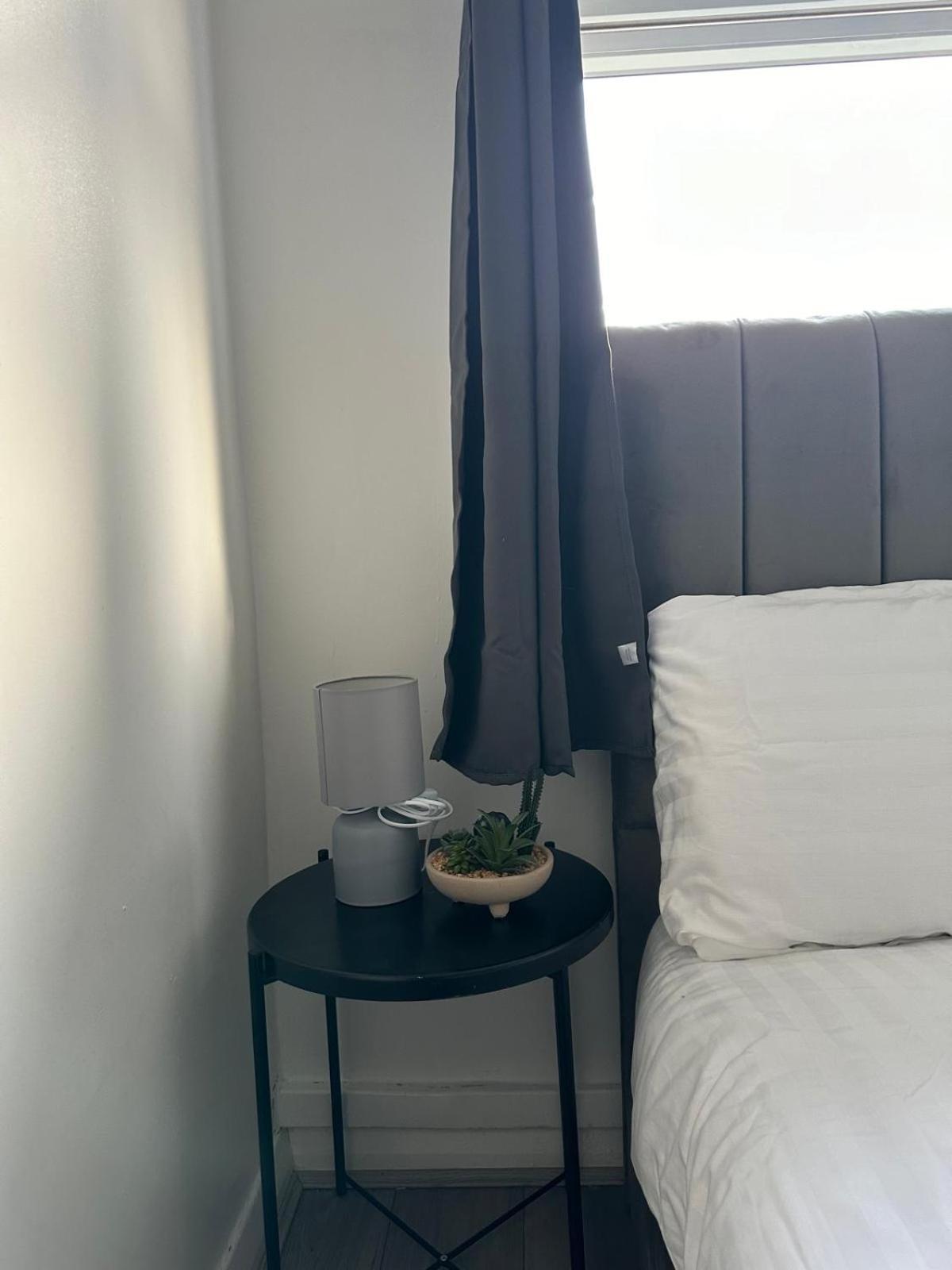 Modern Room In A 4 Bedroom Flat In London, Shared Bathroom! Ngoại thất bức ảnh