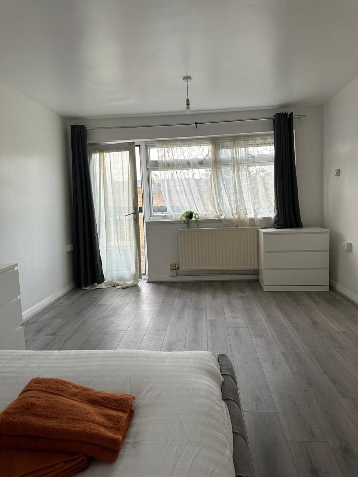 Modern Room In A 4 Bedroom Flat In London, Shared Bathroom! Ngoại thất bức ảnh