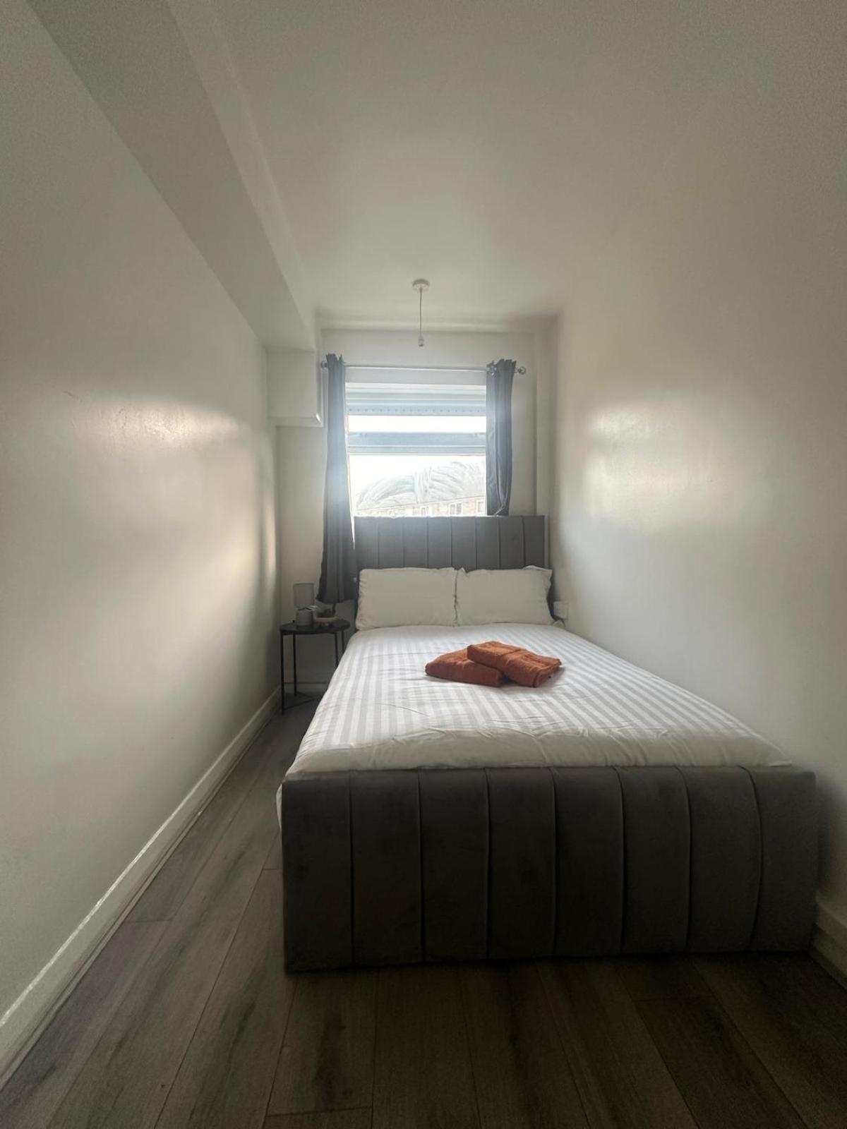 Modern Room In A 4 Bedroom Flat In London, Shared Bathroom! Ngoại thất bức ảnh