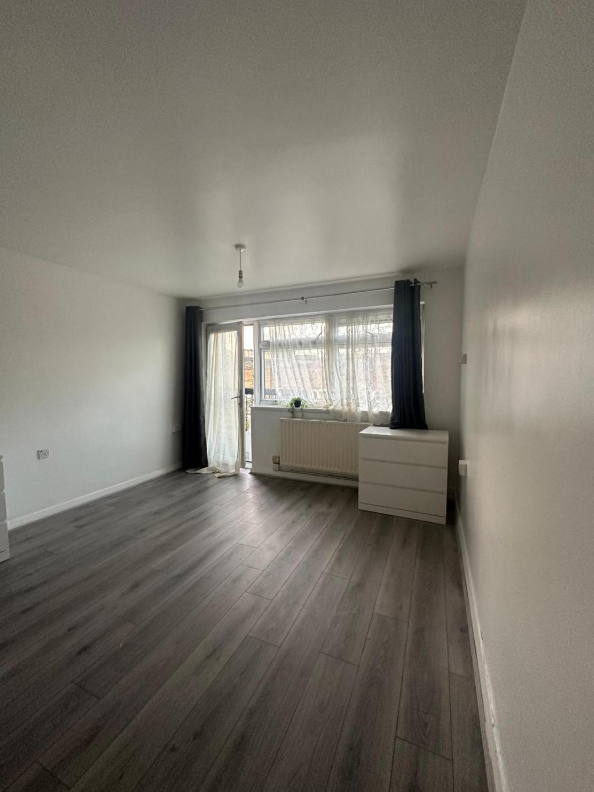 Modern Room In A 4 Bedroom Flat In London, Shared Bathroom! Ngoại thất bức ảnh