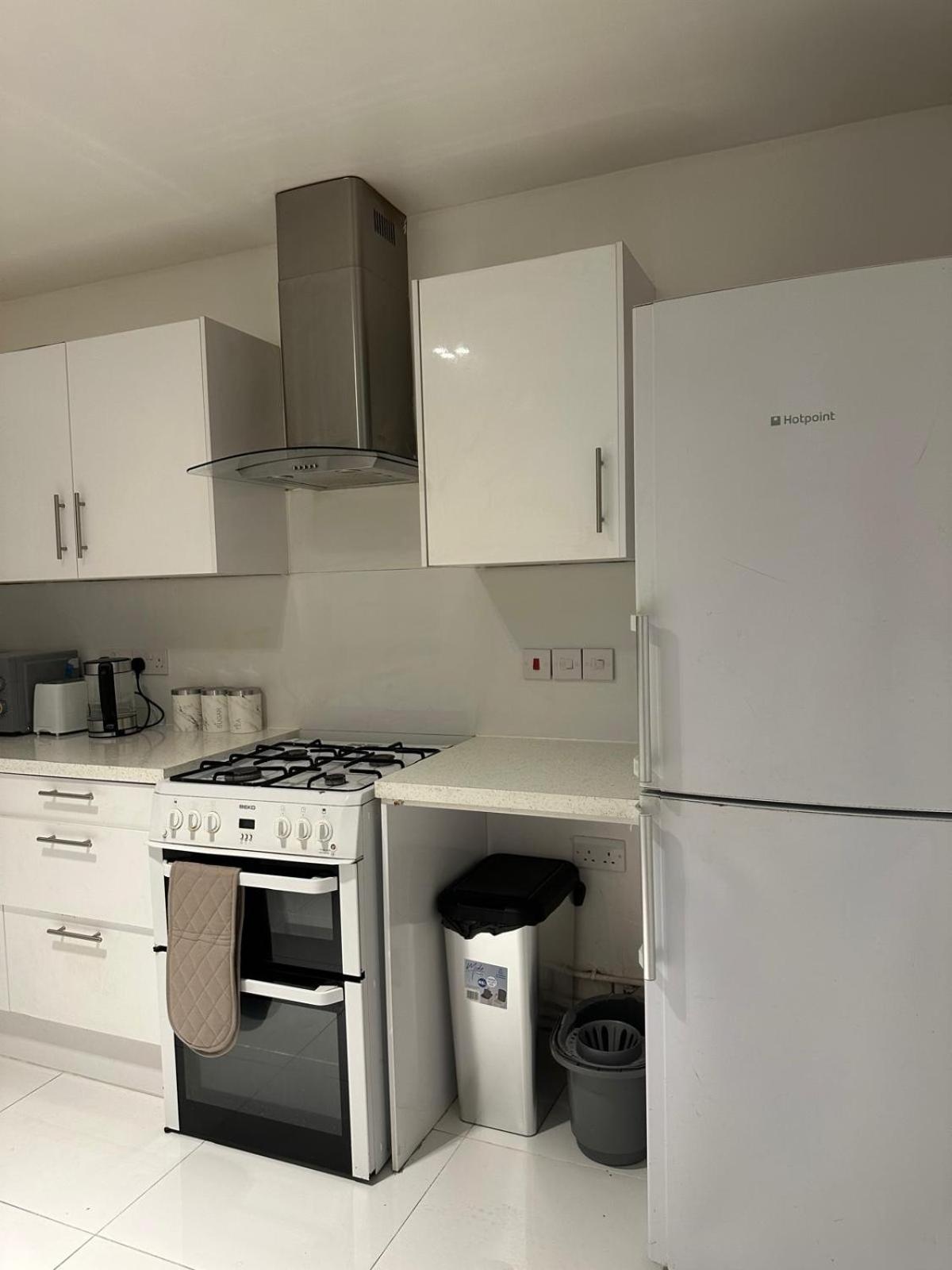 Modern Room In A 4 Bedroom Flat In London, Shared Bathroom! Ngoại thất bức ảnh