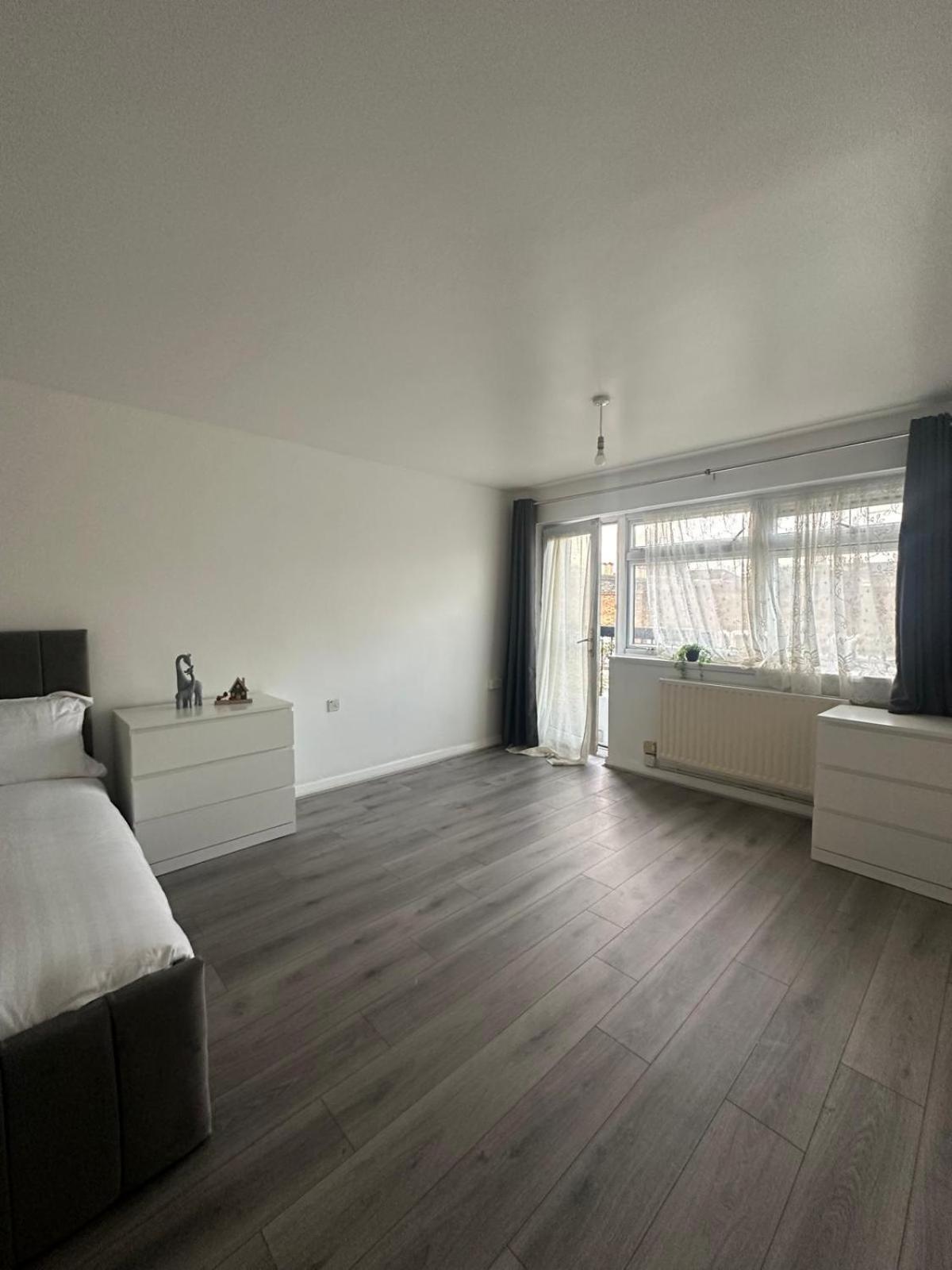 Modern Room In A 4 Bedroom Flat In London, Shared Bathroom! Ngoại thất bức ảnh