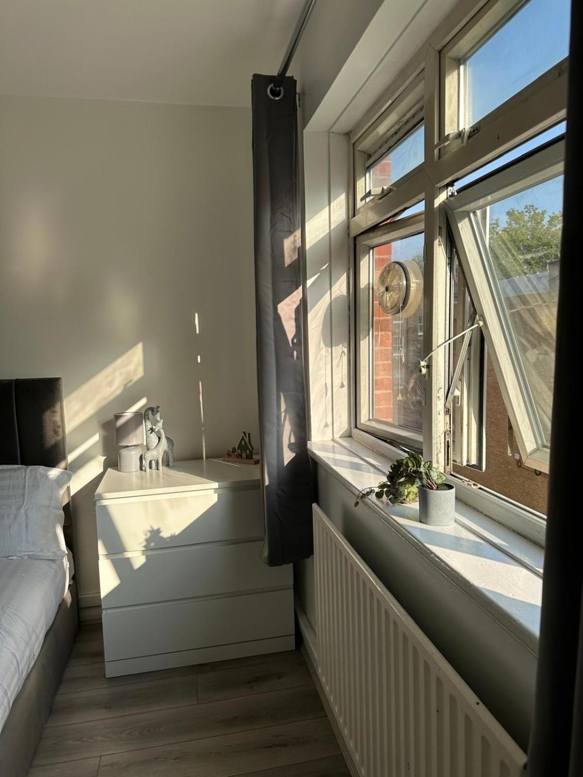 Modern Room In A 4 Bedroom Flat In London, Shared Bathroom! Ngoại thất bức ảnh