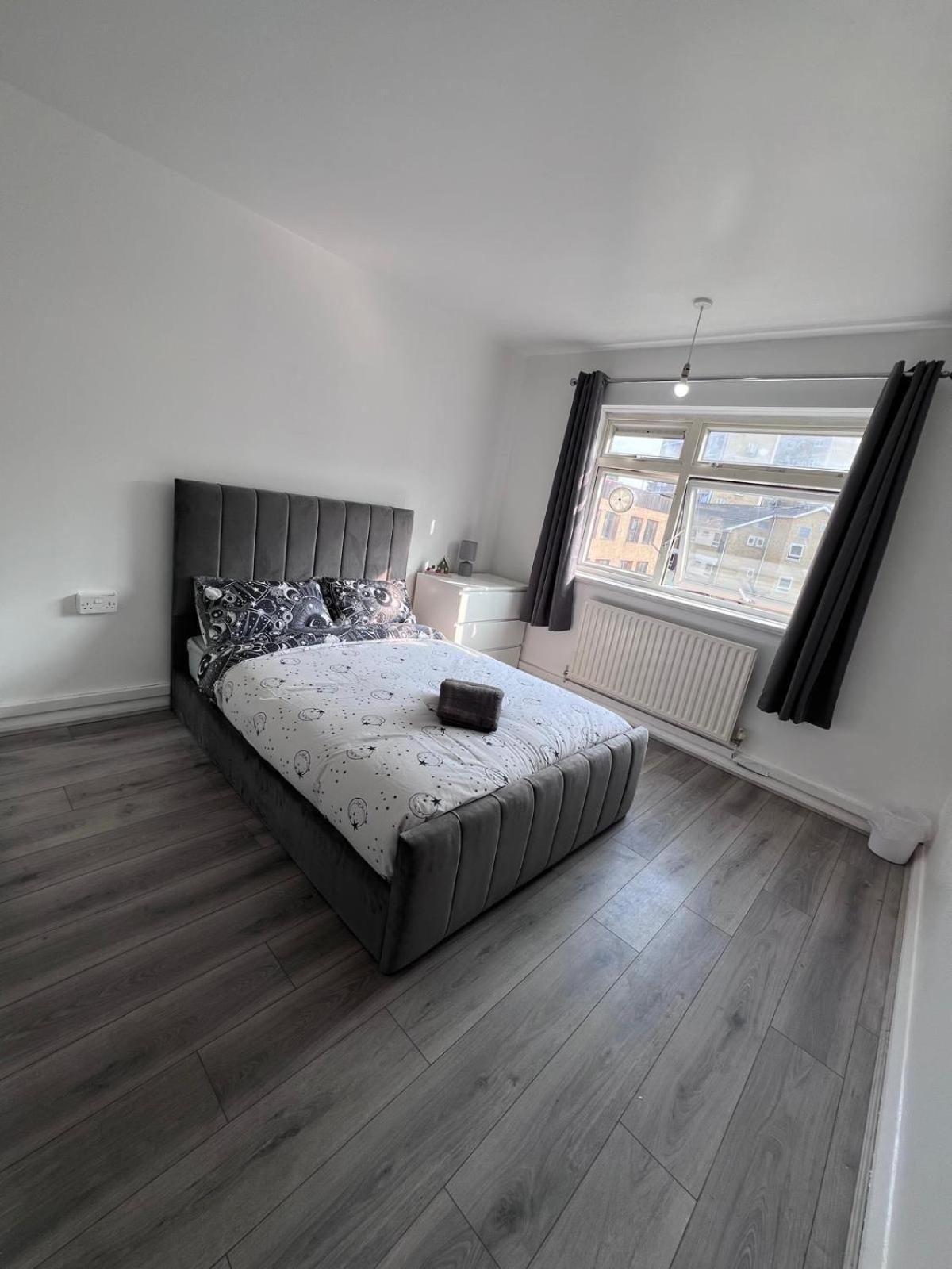 Modern Room In A 4 Bedroom Flat In London, Shared Bathroom! Ngoại thất bức ảnh
