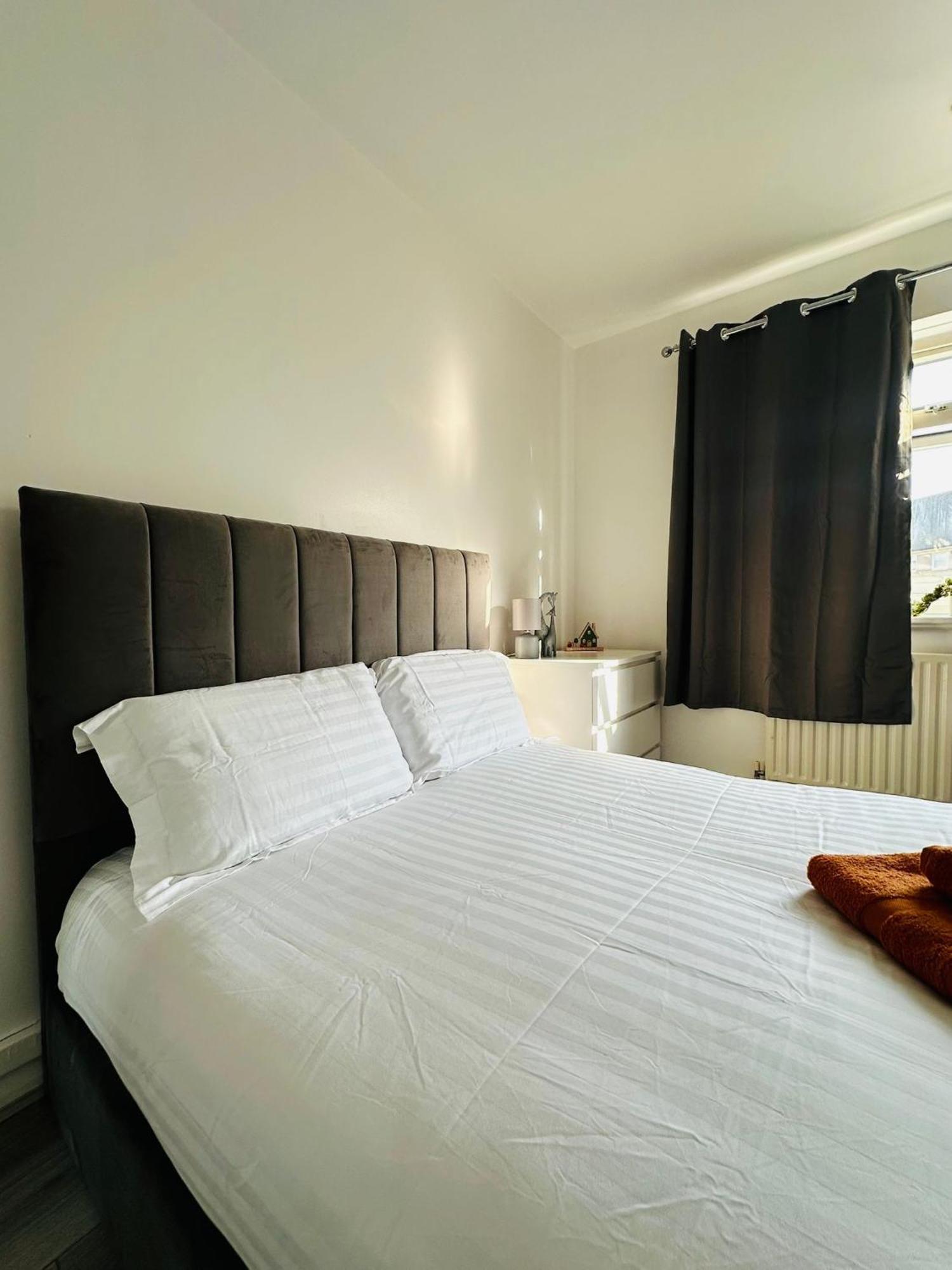 Modern Room In A 4 Bedroom Flat In London, Shared Bathroom! Ngoại thất bức ảnh