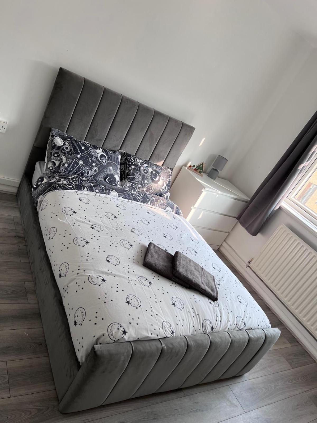 Modern Room In A 4 Bedroom Flat In London, Shared Bathroom! Ngoại thất bức ảnh